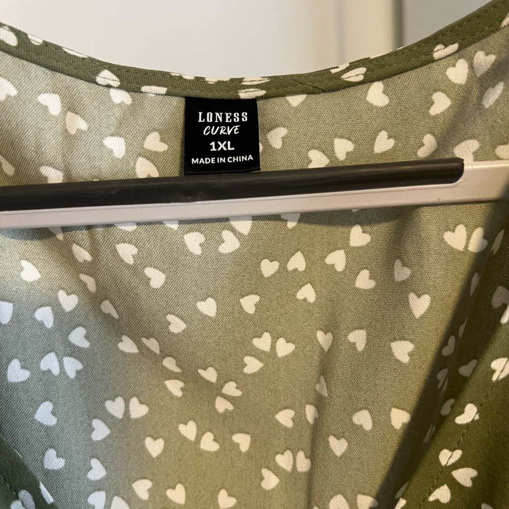 Green V Neck Surplice Neckline Dress with White Hearts - Picture 6 of 7